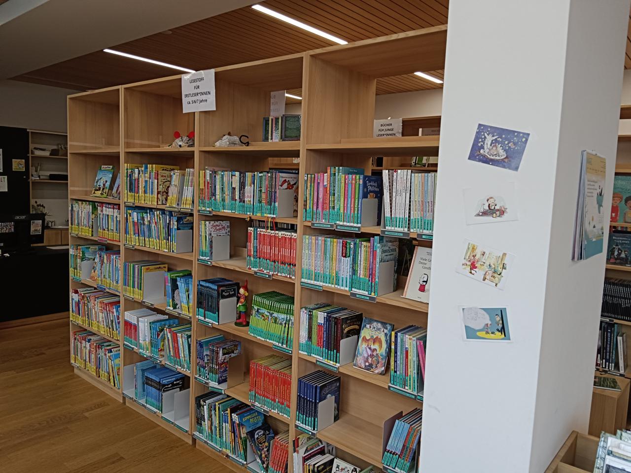 Bücherei Langenegg innen